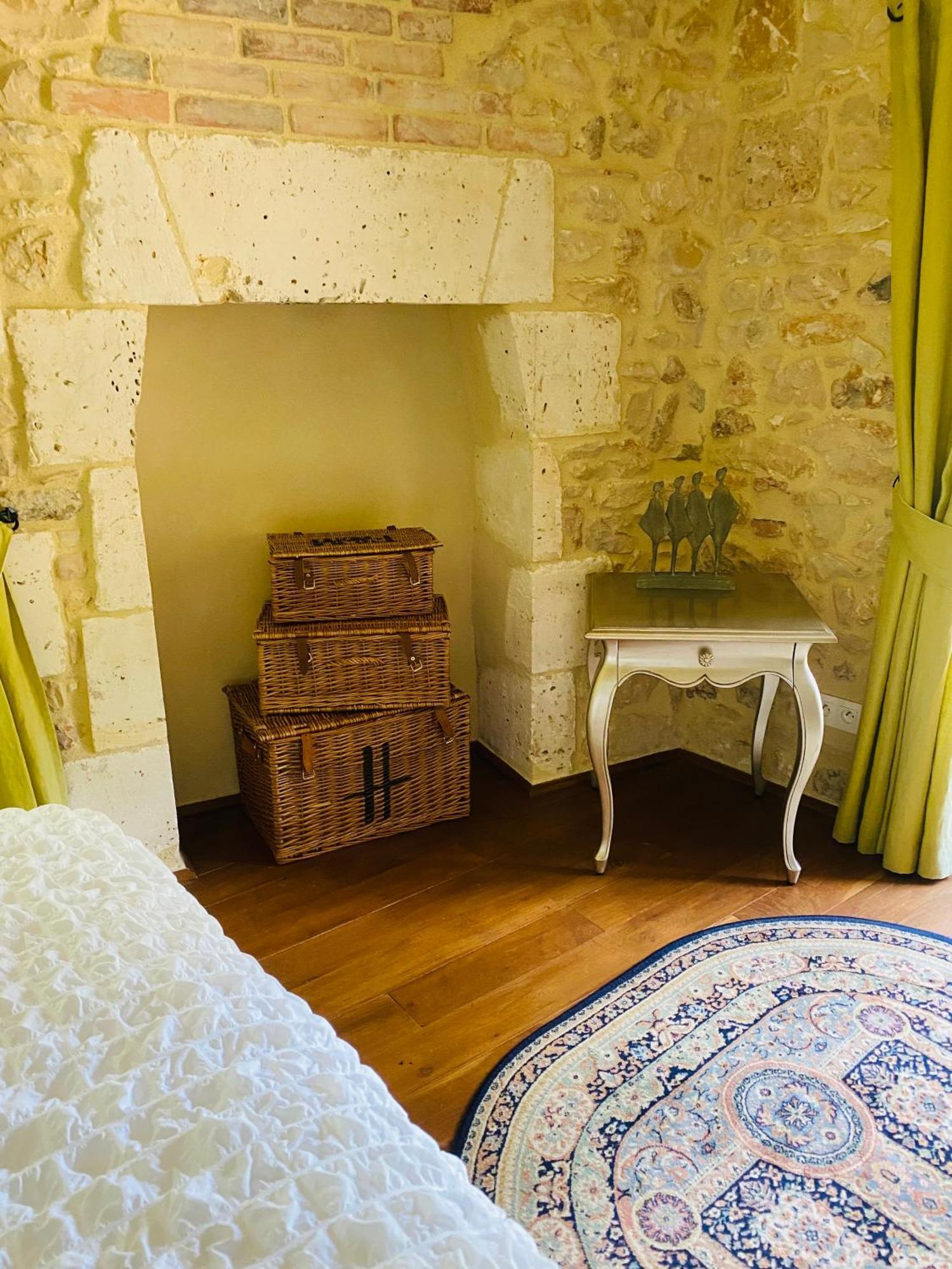 Chasseneuil-sur-Bonnieure Moulin Du Fontcourt Bed & Breakfast エクステリア 写真