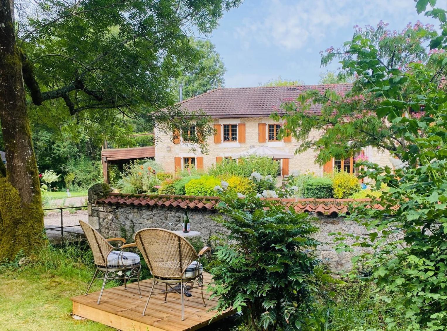 Chasseneuil-sur-Bonnieure Moulin Du Fontcourt Bed & Breakfast エクステリア 写真