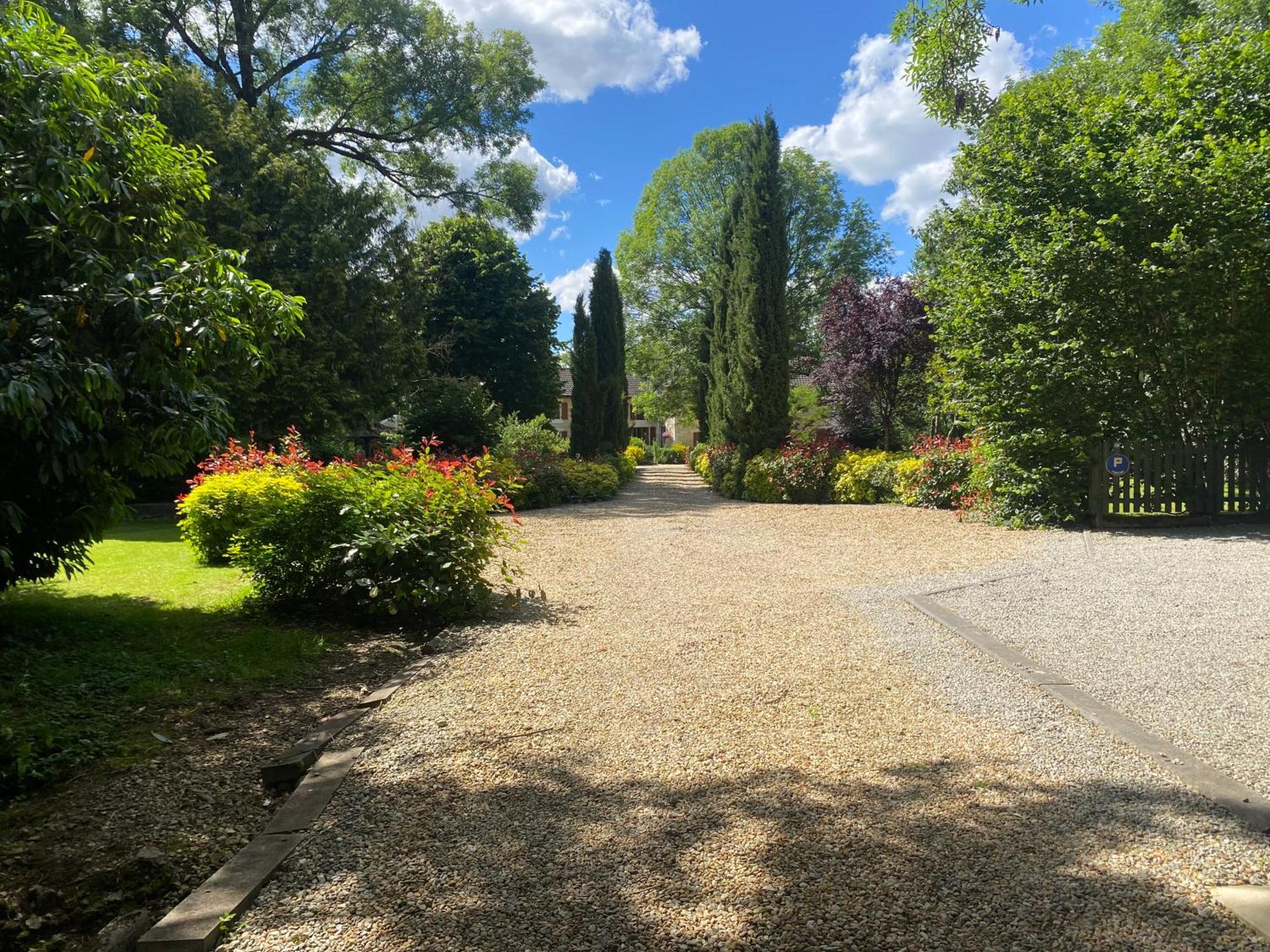 Chasseneuil-sur-Bonnieure Moulin Du Fontcourt Bed & Breakfast エクステリア 写真